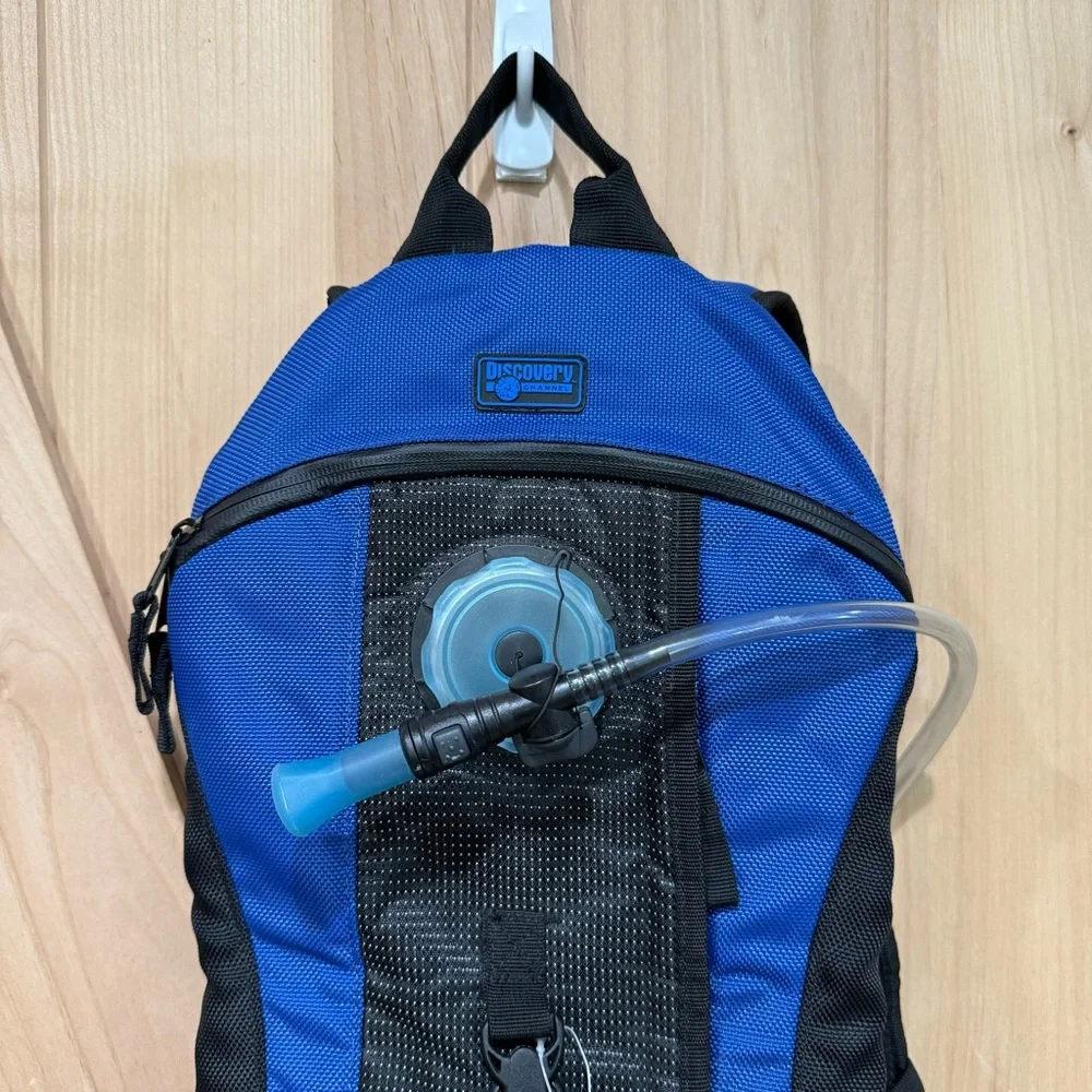 Discovery Channel Hydration Backpack NWT! Blue Camping Hiking Hydropak